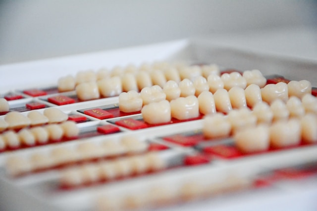 Вставка зубов в Бишкеке